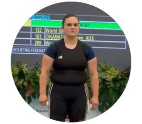 UNAB entregó beca a la destacada deportista María Fernanda Valdés para estudiar el MBA con mención en Tecnología