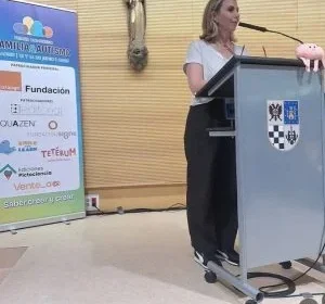Directora Diplomados de Educación y Ciencias Sociales UNAB presentó libro en Congreso Internacional sobre Autismo en Madrid